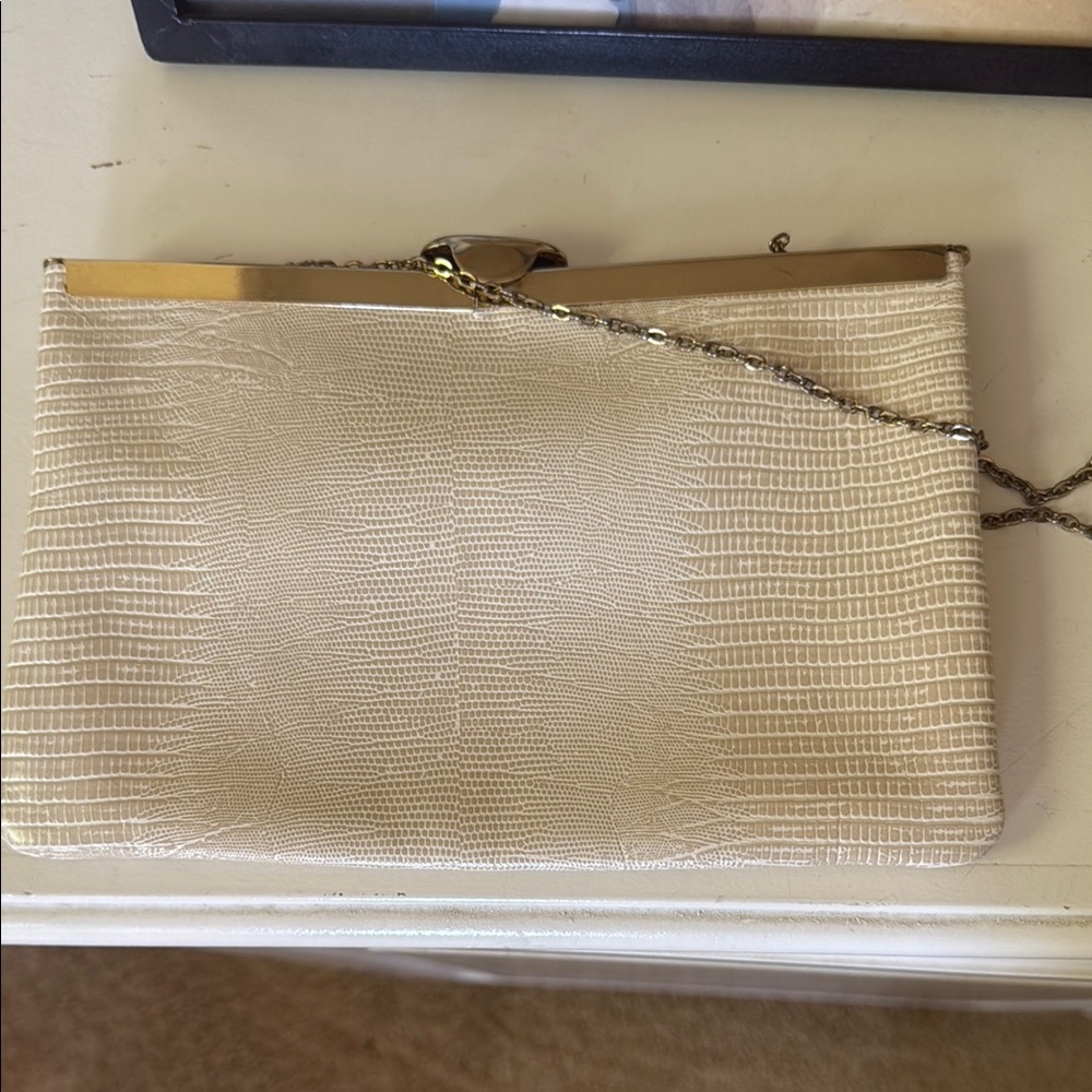 Vintage Cream snakeskin Textured Clutch Wristlet with chain